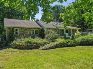 8 Split Rock Rd, Boonton Township, NJ 07005