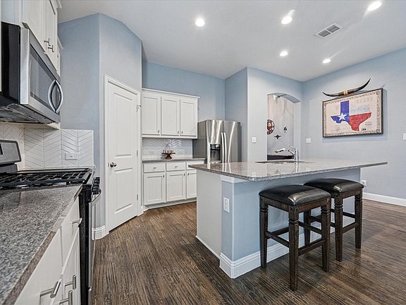 5th image of 511 Ranchwood Dr