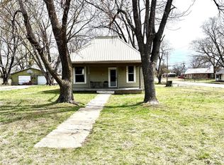 1706 N Washington St, Nevada, MO 64772