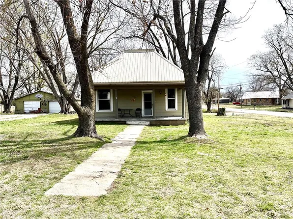 1706 N Washington St, Nevada, MO 64772