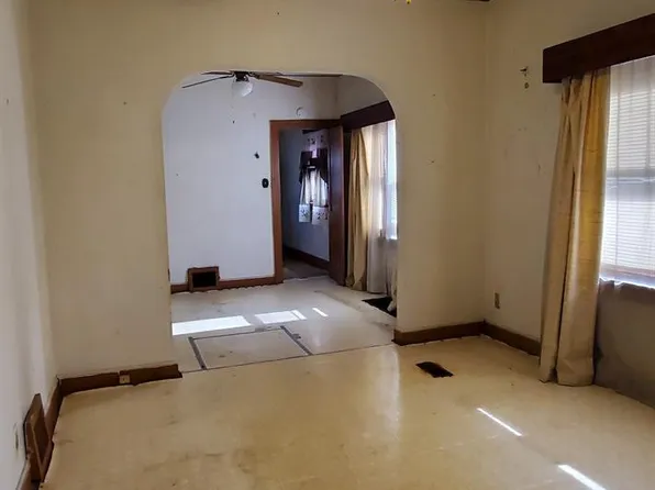 1951 W 13th Ave, Gary, IN 46404