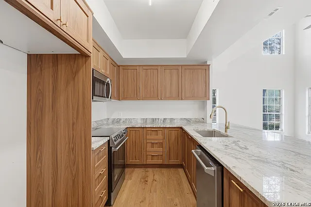 486 E Olmos Dr — Photo 9