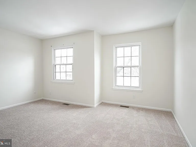 117 Chaucer Rd — Photo 15