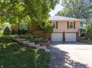 114 SE Lexington Cir, Blue Springs, MO 64014