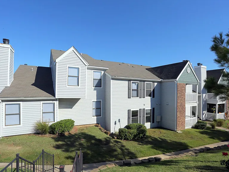 The Arden Overlook Apartments — Photo 15