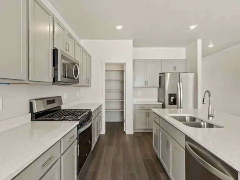 565 E Lintel Rd — Photo 5