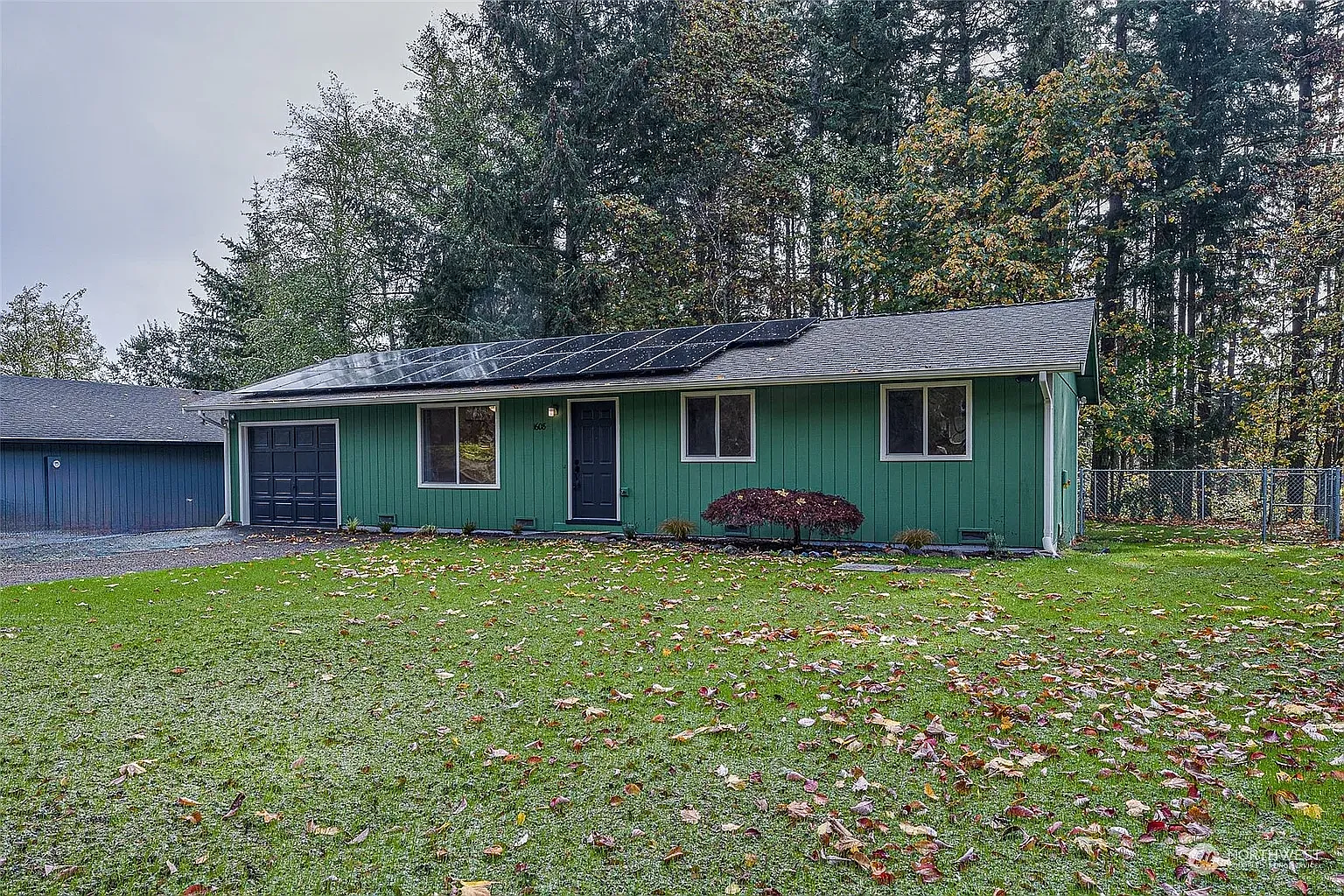3 bed, 1008 sqft, $2,400 — Photo 2
