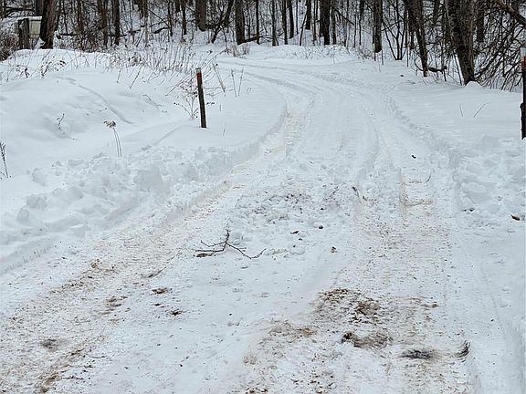 3rd image of 790 Oak