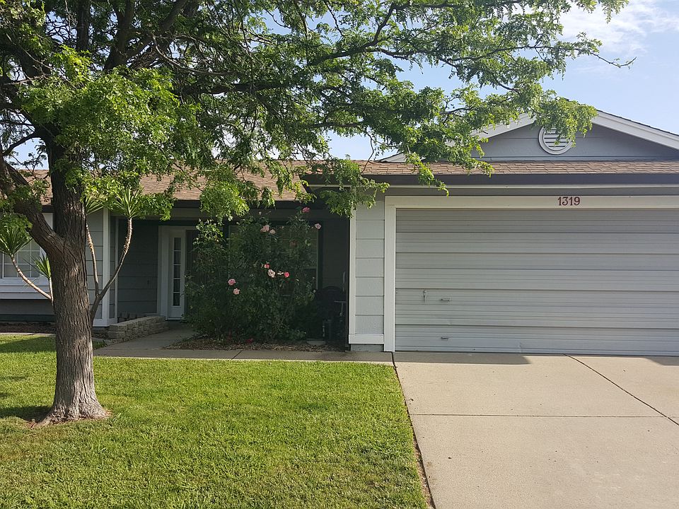 1st image of 1319 Foxhollow Way