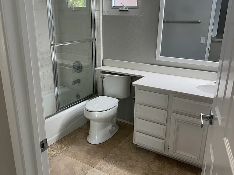 204 Calabria Ct — Photo 9