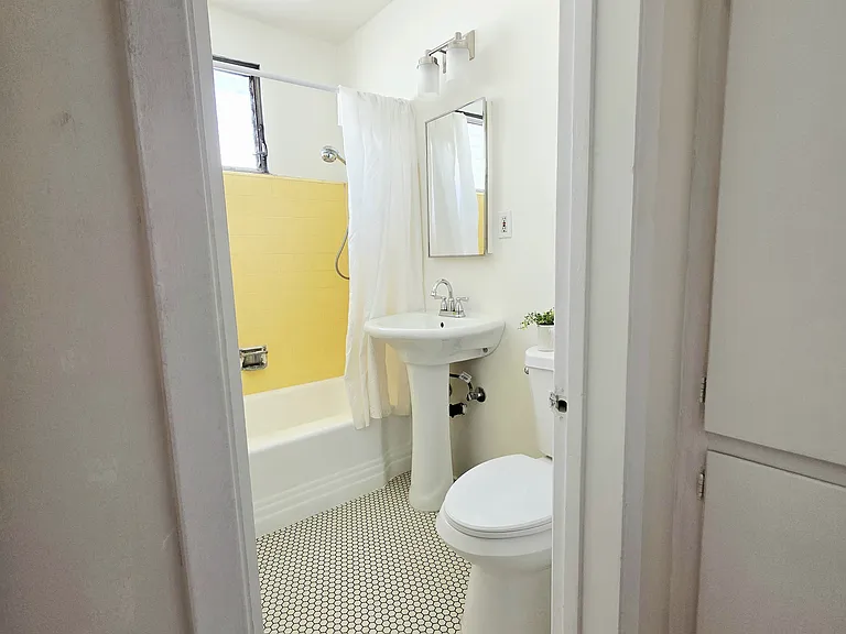 319 N Chevy Chase Dr #F — Photo 14