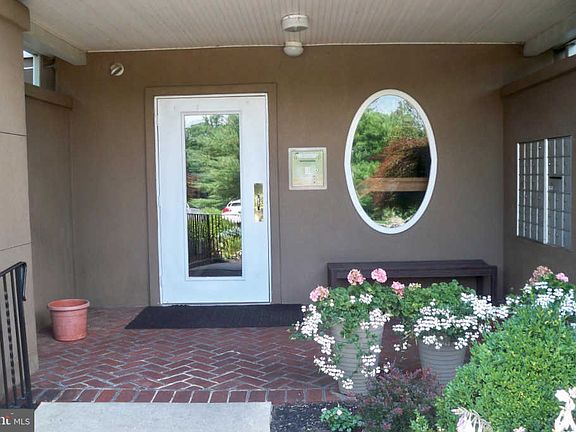 3rd image of 303 Paoli Pointe Dr #303L