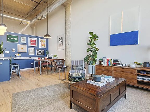 5th image of 758 N Larrabee St APT 504