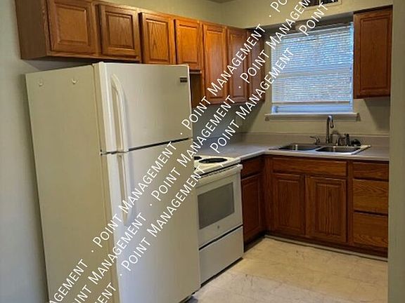 2nd image of 1912 Wayne St NE APT 10