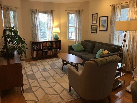 5th image of 56 Oxford Ave #2