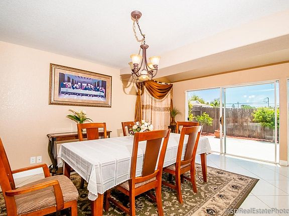 5th image of 7061 Oak Glenn Ct