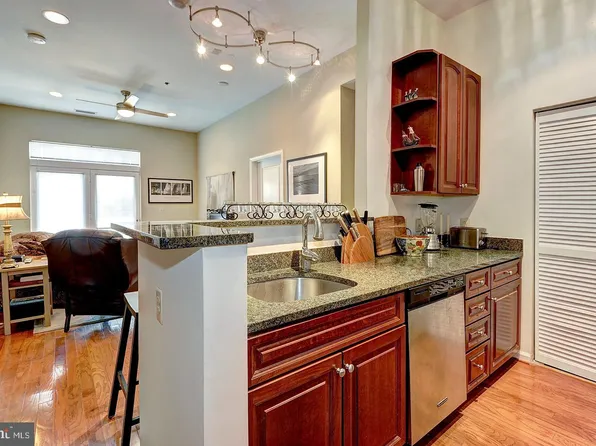 309 Holland Ln Unit 125, Alexandria, VA 22314