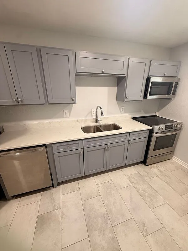 2 bed, 1.5 bath, 860 sqft, $1,745 — Photo 1
