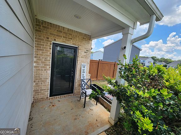 3rd image of 3294 Bridgewood Dr