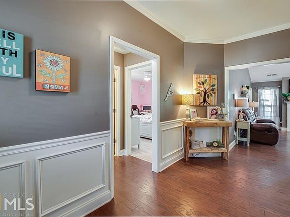 3rd image of 4653 Hidden Creek Dr