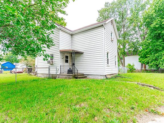 3rd image of 1426 Maumee Ave