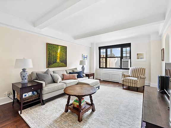 3rd image of 245 E 72nd St APT 14B