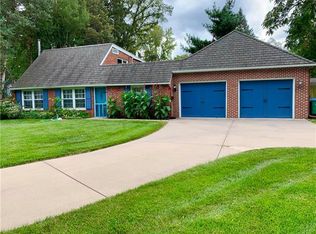 2821 W 48th St, Westwood, KS 66205