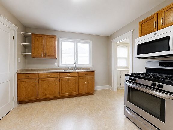 2nd image of 18 Prospect St