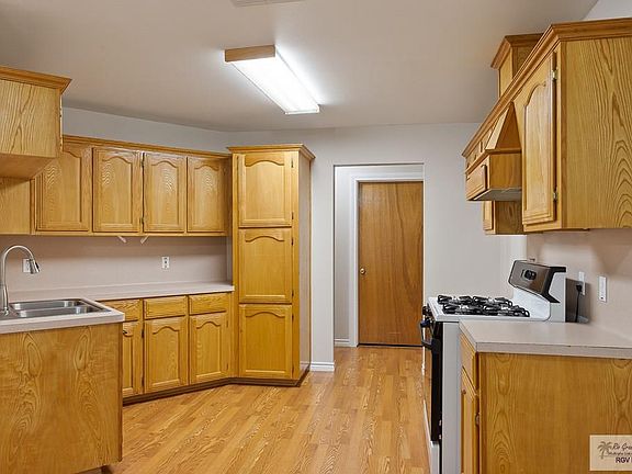 5th image of 2101 Skyview Cir