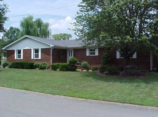 411 Salinity Dr, Greenville, KY 42345