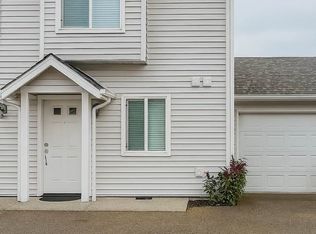 15526 SE Stark St, Portland, OR 97233