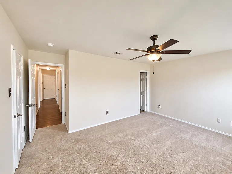 1921 Nightingale Dr — Photo 11