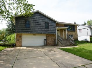 730 Stowell Ave, Streamwood, IL 60107