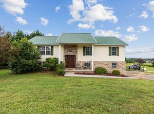 217 Florence Cir, Dandridge, TN 37725