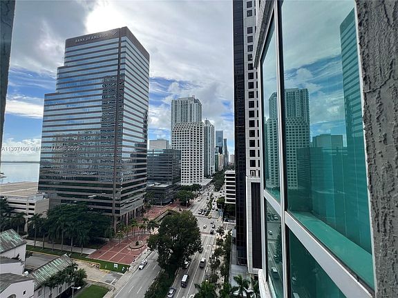 2nd image of 500 Brickell Ave APT 1602