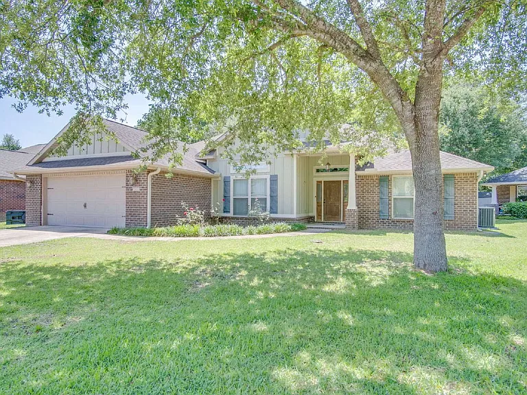 5485 Tucker Cir — Photo 1