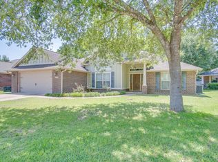 5485 Tucker Cir, Pace, FL 32571