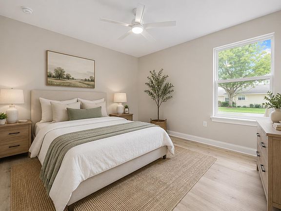 5th image of 105 Fonseca Dr