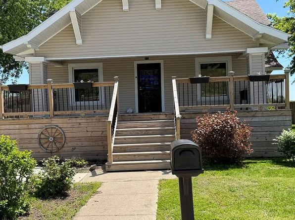 421 W Madison Ave, Chrisman, IL 61924