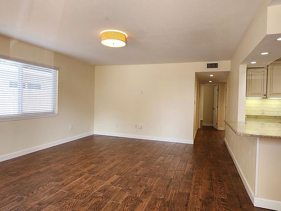3rd image of 132 Pearl Ave