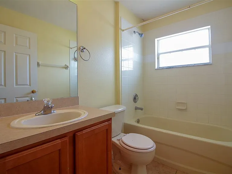 1702 Holton Rd — Photo 20
