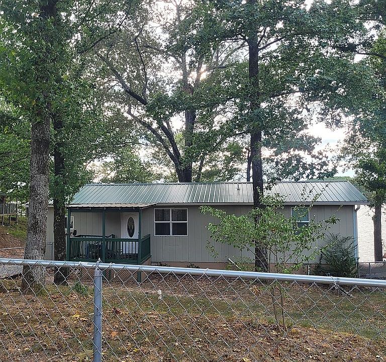 1st image of 271 W Bay Rd