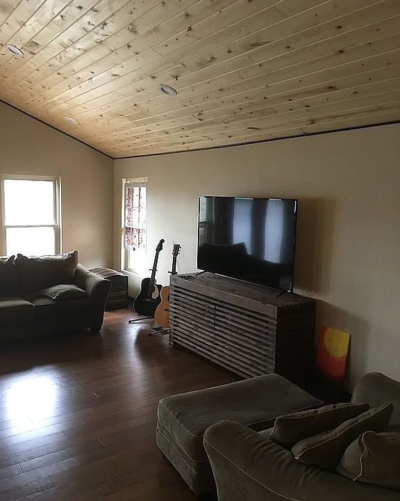 2nd image of 1 Rivercrest Cir