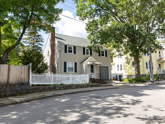 3rd image of 19 Eastland Rd