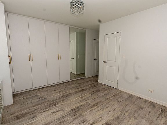 4th image of 2925 W 5th St APT 11E