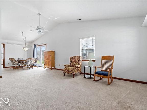 5th image of 1333 N Apple Lake Dr