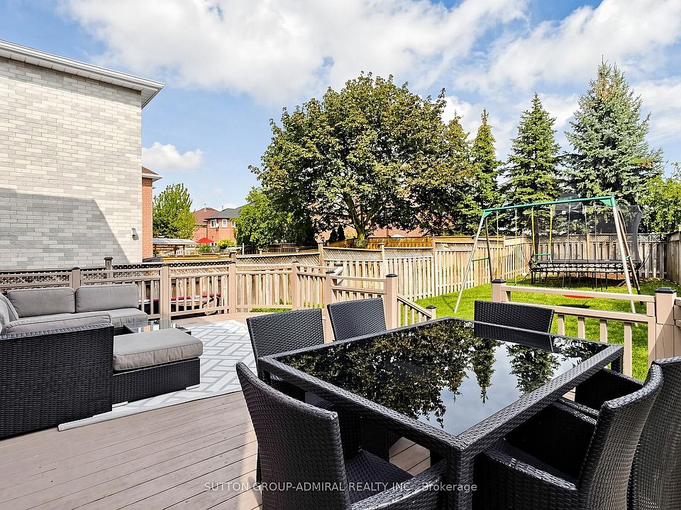 1st image of 48 Glenbury Dr