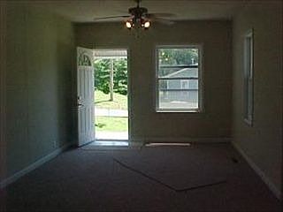 2nd image of 1909 Oscar St