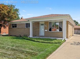 32358 Gloede Dr, Warren, MI 48088