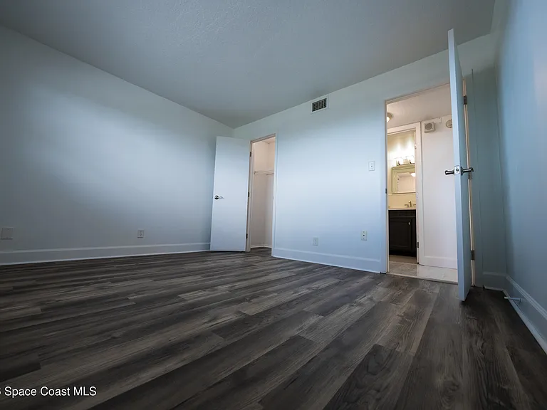 500 Palm Springs Blvd #403 — Photo 30